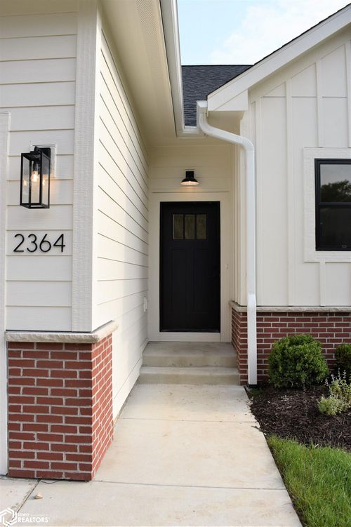 2364 River Rd, Iowa Falls, IA, 50126-7725 | Card Image