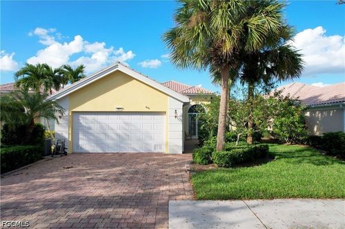 7983 Valentina Ct, NAPLES, FL, 34114-2690 | Card Image