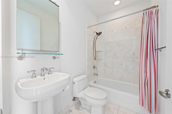 APT-2201 - 900 Brickell Key Blvd, Condo with 3 bedrooms, 4 bathrooms and null parking in Miami FL | Image 22
