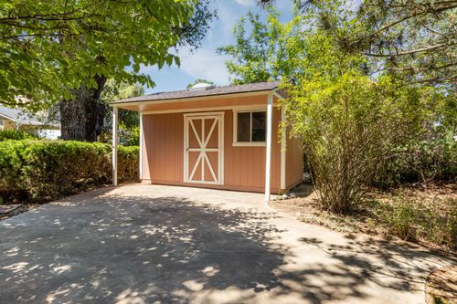 18313 Lake Forest Drive, Penn Valley, CA, 95946 | Card Image
