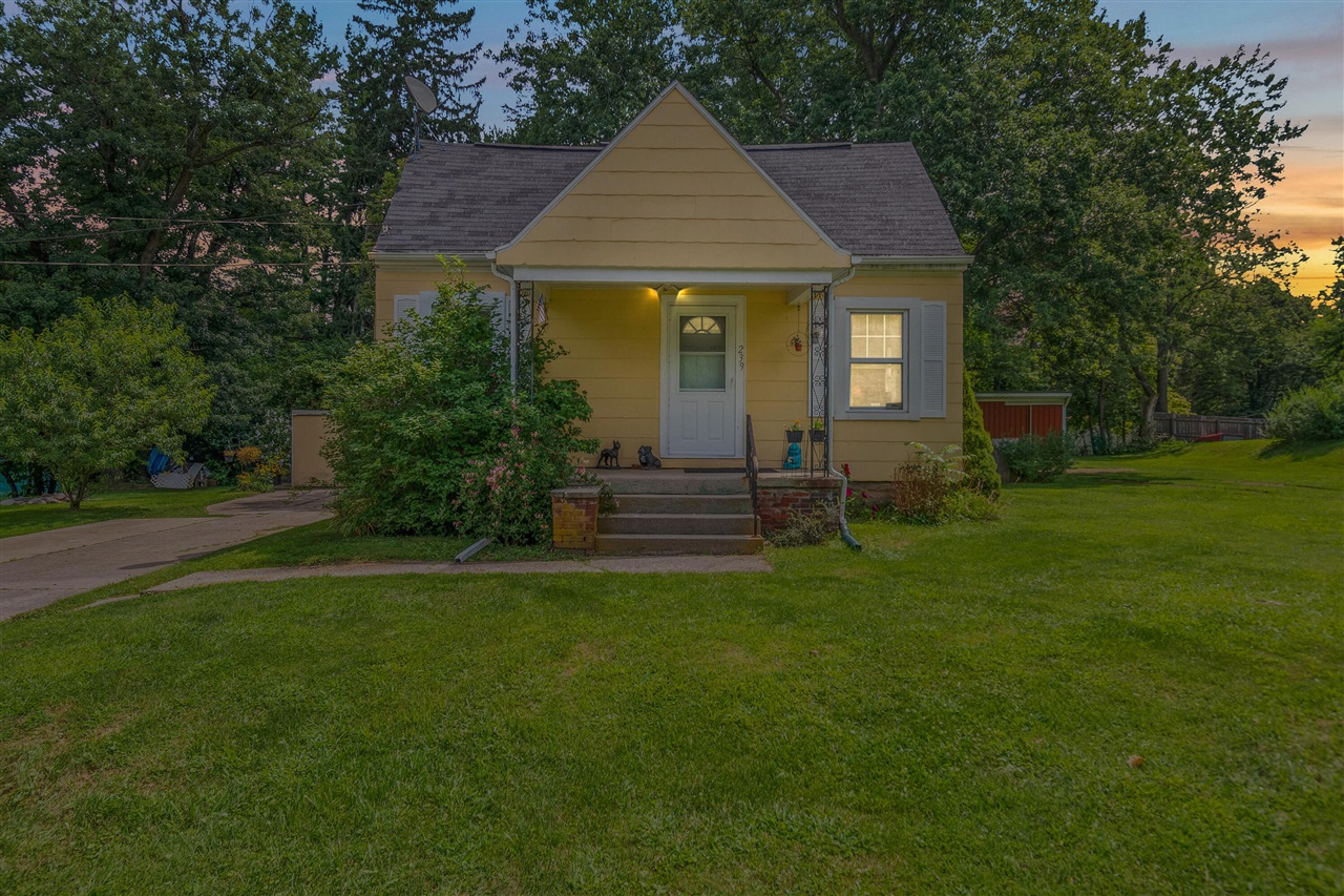 Evelyn St, Jackson, MI 49203