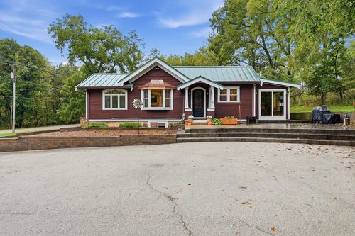 N46W29096 E Capitol Drive, Delafield, WI, 53029 | Card Image