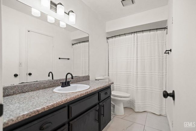 APT-30 - 5401 Dunsmuir Rd, Condo with 2 bedrooms, 1 bathrooms and null parking in Bakersfield CA | Image 6