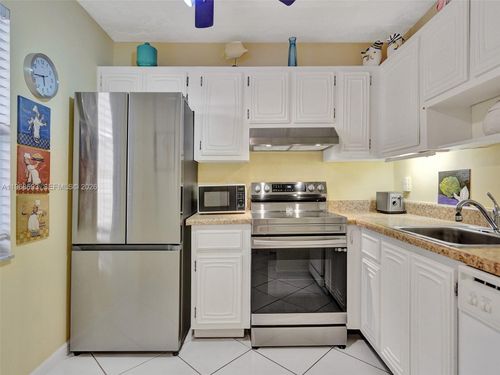 apt-211-2861 Somerset Dr, Lauderdale Lakes, FL, 33311-1990 | Card Image