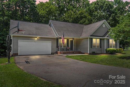 124 Turning Leaf Ln, Statesville, NC, 28677-8650 | Card Image