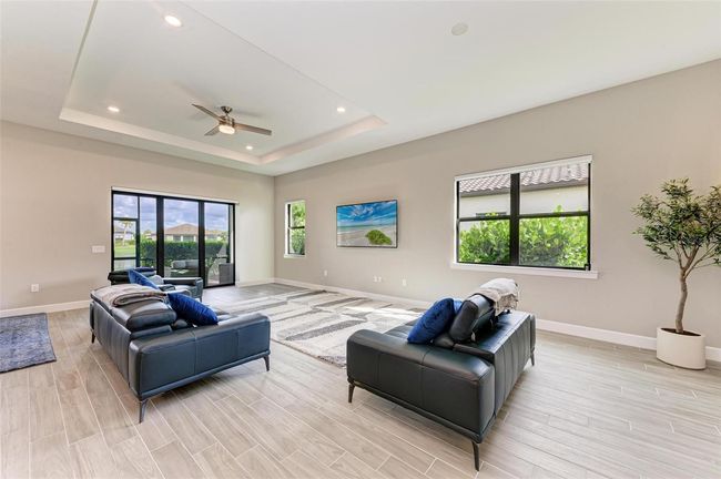 7113 Gradford Ct, House other with 3 bedrooms, 4 bathrooms and null parking in Lakewood Ranch FL | Image 11