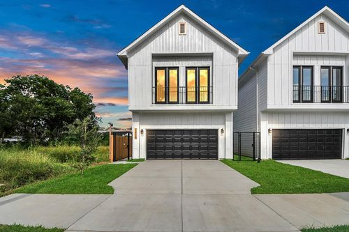 1913 West St, Houston, TX, 77026-7363 | Card Image