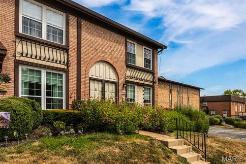 11825 Villa Dorado Dr, Saint Louis, MO, 63146-4701 | Card Image