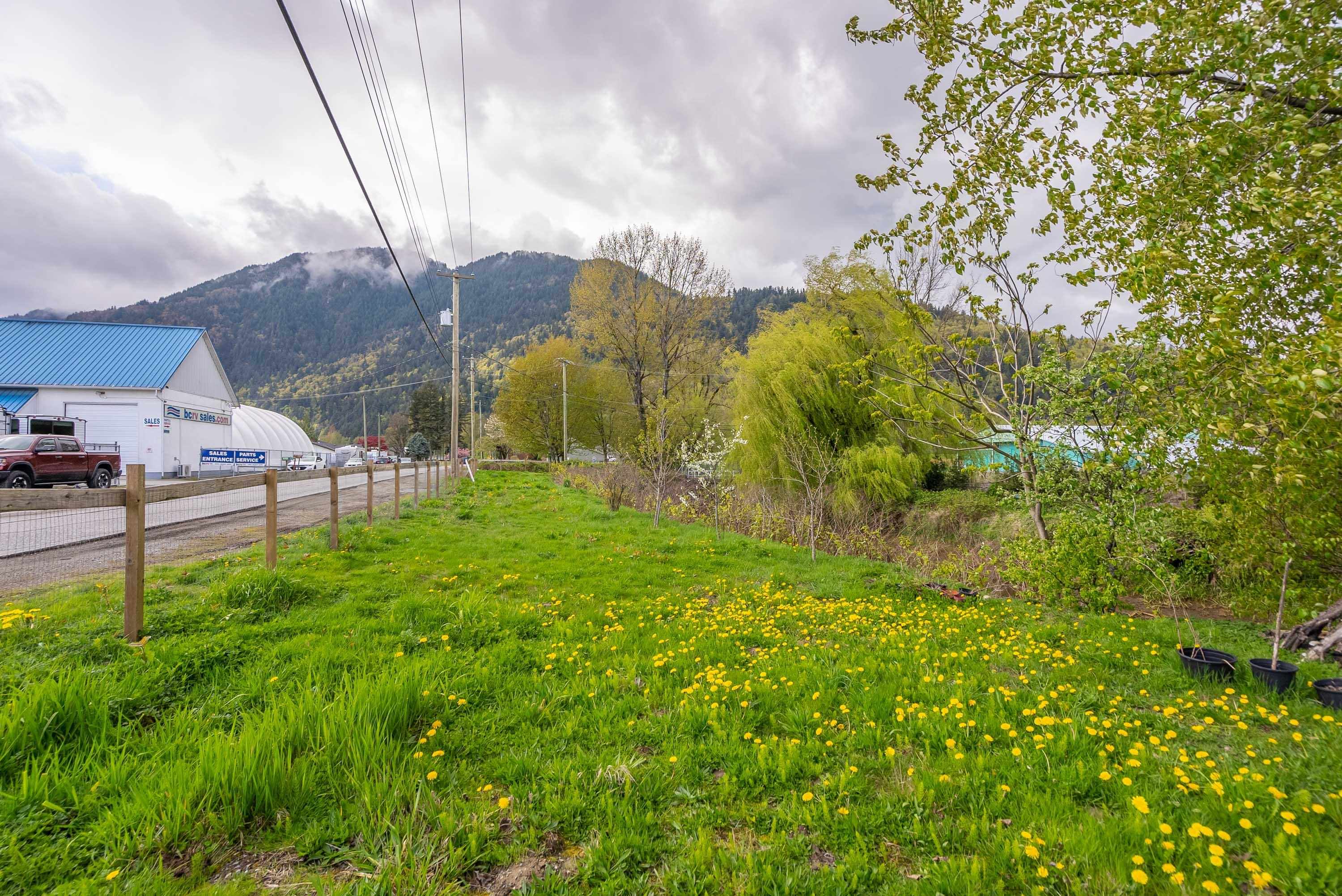 41023 Yale Road, House other with 2 bedrooms, 1 bathrooms and 10 parking in Chilliwack BC | Image 32