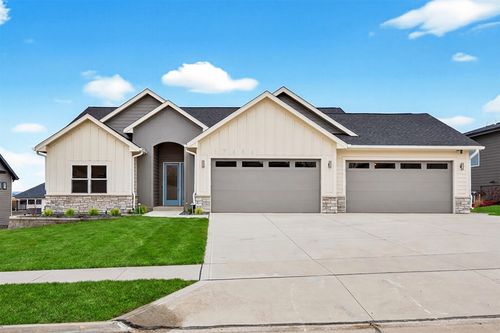 17686 Townsend Dr, Clive, IA, 50325-6232 | Card Image
