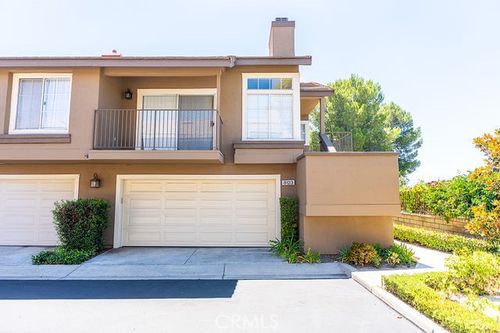8123 E Oak Ridge Cir, Anaheim, CA, 92808-1933 | Card Image