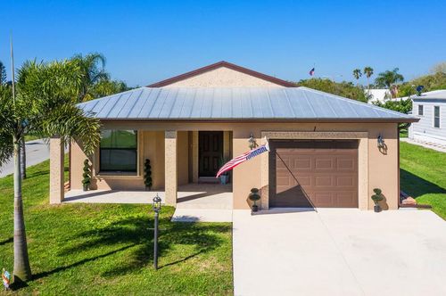 2 Camino Del Rio, Port St Lucie, FL, 34952-2310 | Card Image