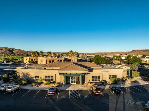 368-368 E Riverside Dr, St George, UT, 84790-6896 | Card Image