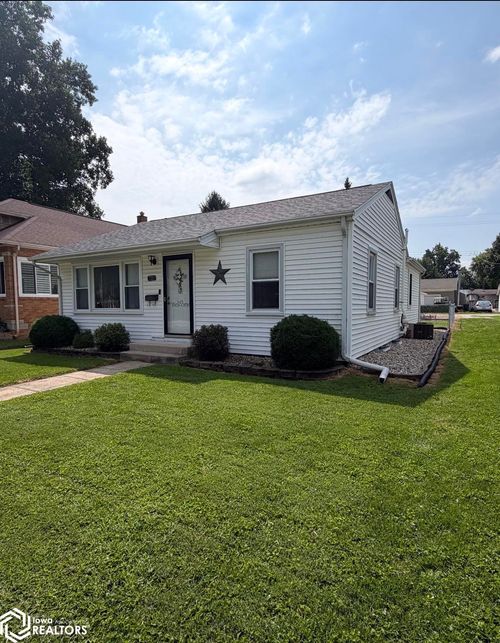 721 Harrison Ave, Burlington, IA, 52601-6432 | Card Image