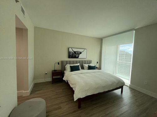 1706-951 Brickell Ave, Miami, FL, 33131-3930 | Card Image