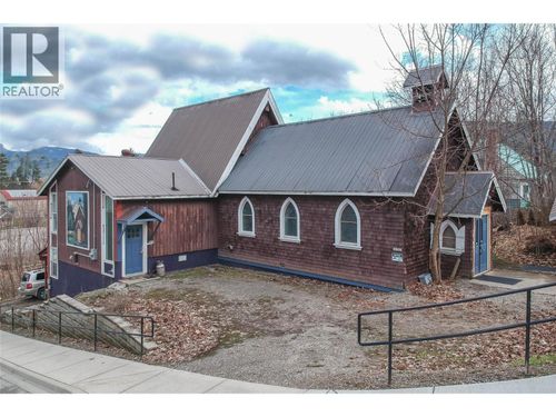 2193 Park Ave, Lumby, BC, V0E2G0 | Card Image