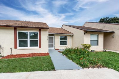 216 Palmetto Court, Home with 2 bedrooms, 2 bathrooms and null parking in Jupiter FL | Image 2