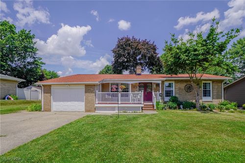 2077 Daniels Ave, Akron, OH, 44312-2201 | Card Image