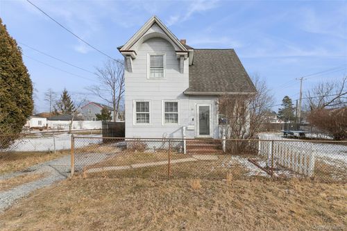 73 Redmond Ave, Bay Shore, NY, 11706-6809 | Card Image