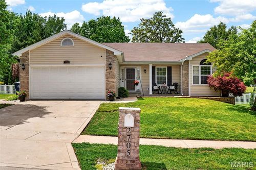 2705 Providence Ridge Dr, Wentzville, MO, 63385-3705 | Card Image
