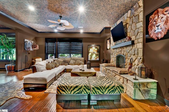 2 Sharptop Way, House other with 3 bedrooms, 4 bathrooms and 2 parking in Landrum SC | Image 32