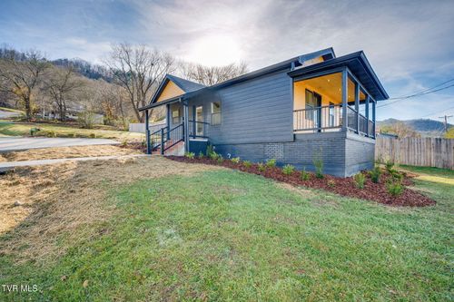 201 Okolona Dr, Erwin, TN, 37650-2160 | Card Image