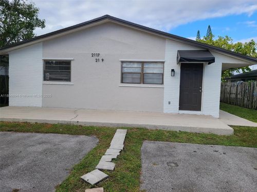 front-2117 Liberty St, Hollywood, FL, 33020-2022 | Card Image