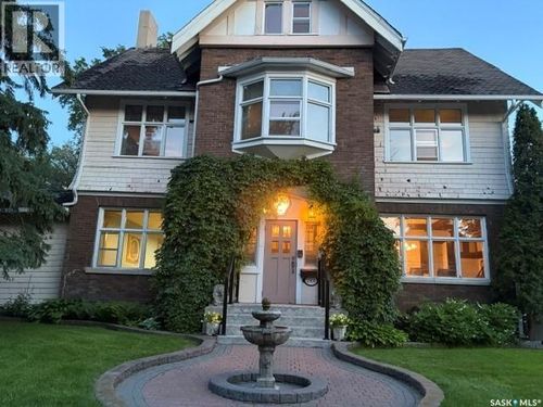 2301 15th Ave, Regina, SK, S4P1A3 | Card Image