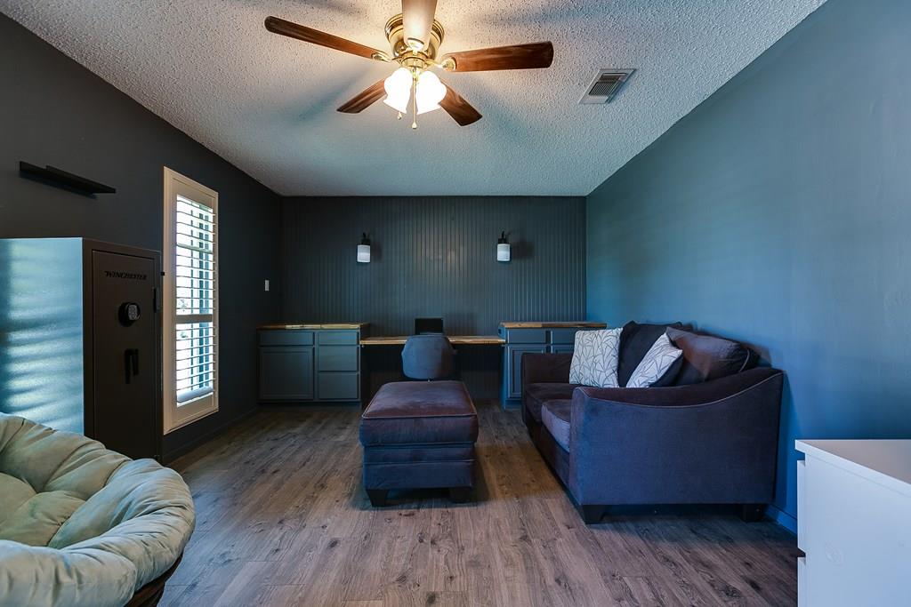 Juanita St, Tampa, FL 33616