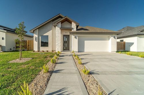 1013 E Costa Del Sol Ave, Edinburg, TX, 78542-7398 | Card Image