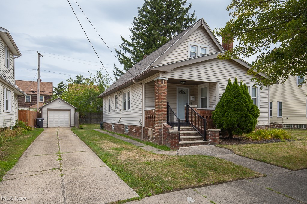 Chickasaw Ave, Cleveland, OH 44119