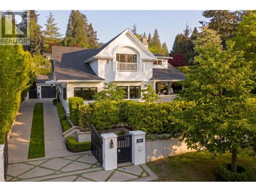 360 E Windsor Rd, North Vancouver, BC, V7N1K1 | Card Image