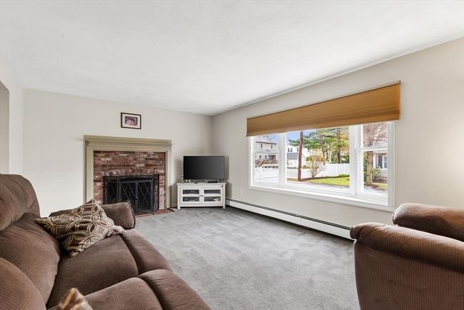 15 Gilbert St, House other with 3 bedrooms, 3 bathrooms and 3 parking in Waltham MA | Image 13