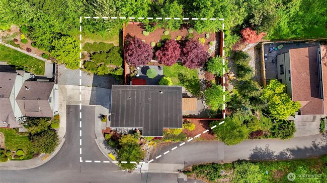 Large lot, private setting. | Image 34