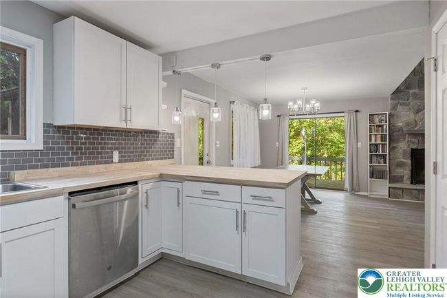 6471 Decker Rd, House other with 3 bedrooms, 2 bathrooms and null parking in Bushkill PA | Image 9