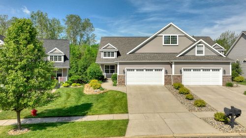 4032 Stoneridge Dr, Jackson, MI, 49203-8190 | Card Image