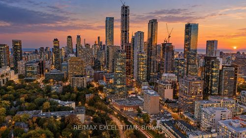 th101-825 Church St, Toronto, ON, M4W3Z4 | Card Image