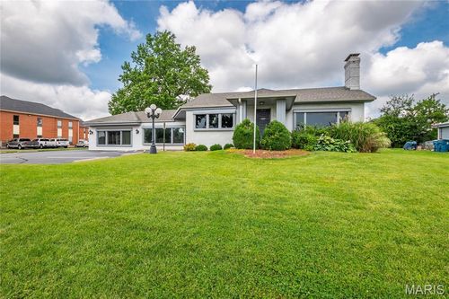 4163 Crescent Dr, Saint Louis, MO, 63129-1004 | Card Image