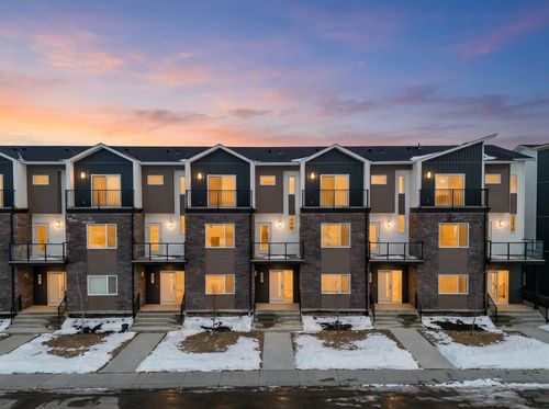 42 Red Sky Manor Ne, Calgary, AB, T3N2M2 | Card Image