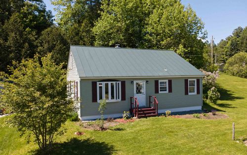 1272 Concord Ave, St. Johnsbury, VT, 05819-8436 | Card Image