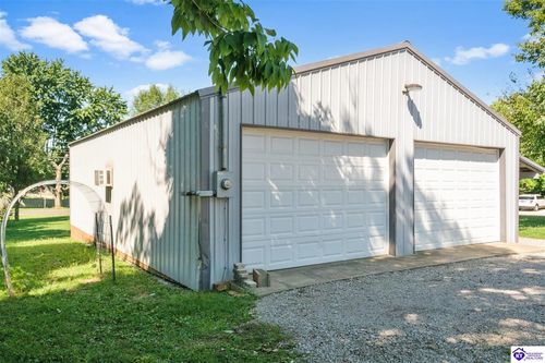117 Millcreek Rd, Radcliff, KY, 40160-1613 | Card Image