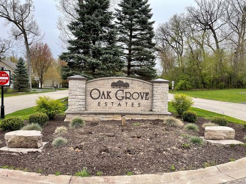 3738 Thunderbird Ln, Prairie Grove, IL, 60012-2092 | Card Image