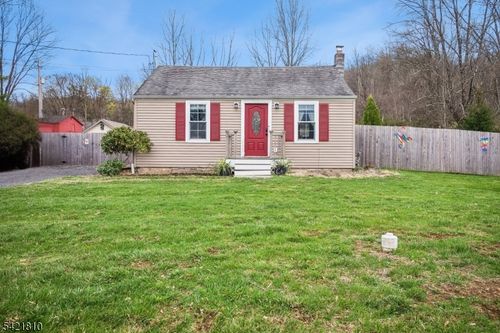 25 Railroad Ave, Califon, NJ, 07830-4375 | Card Image