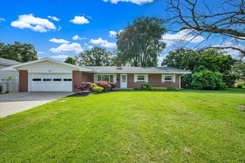 528 Ashby Dr, Charleston, IL, 61920-3201 | Card Image