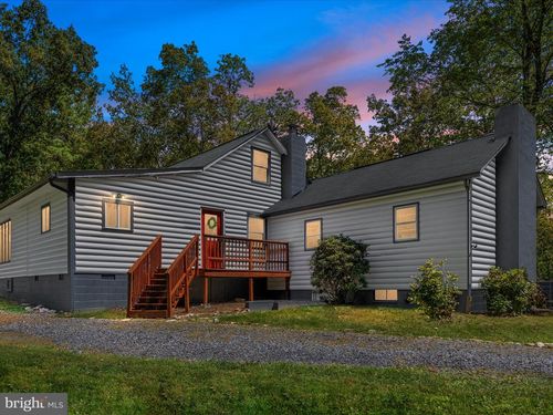 233 Hickory Ln, Fort Valley, VA, 22652-3204 | Card Image