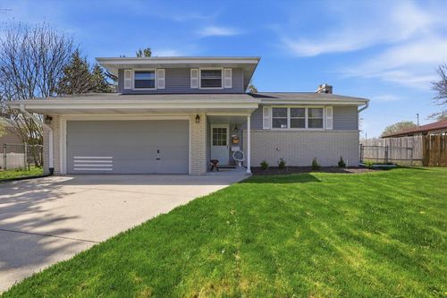 6009 Oriole Ln, Greendale, WI, 53129-2553 | Card Image