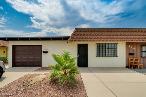 2733 Heritage Cir, Las Vegas, NV, 89121-1401 | Card Image