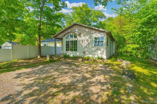 2102 Miles Rd, Lapeer, MI, 48446-8080 | Card Image
