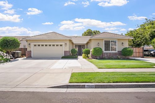 2009 Thomas Taylor Dr, Hughson, CA, 95326-8902 | Card Image
