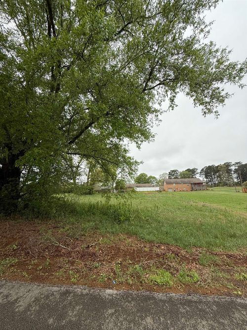 324 Oakview Cir, Killen, AL, 35645-6929 | Card Image